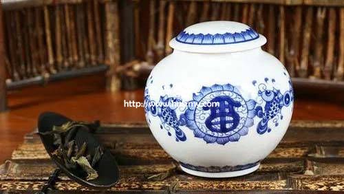 陶瓷罐和紫砂罐哪個(gè)保存茶葉好
