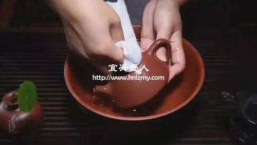 想要換茶葉要如何清洗紫砂壺