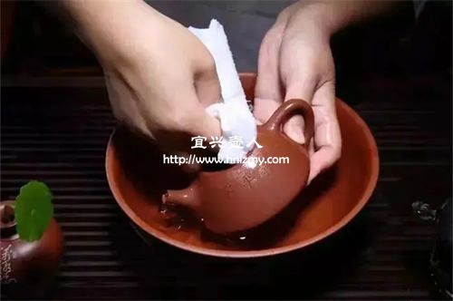 紫砂機(jī)車壺可以水洗嗎