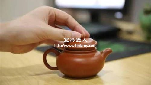 敲聲音主要用來判斷紫砂壺有沒有內(nèi)傷