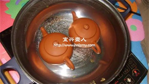 兩把紫砂壺水煮開壺