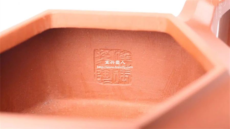 現(xiàn)代紫砂壺有內(nèi)壁章
