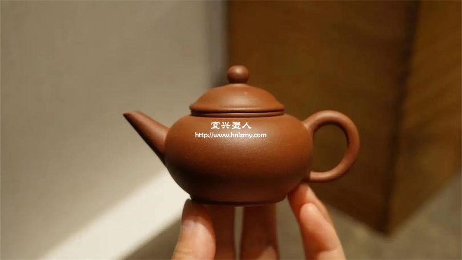 全手工紫砂壺的壺蓋都不緊嗎？并非如此！