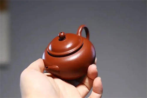 一般朱泥紫砂壺都會有褶皺