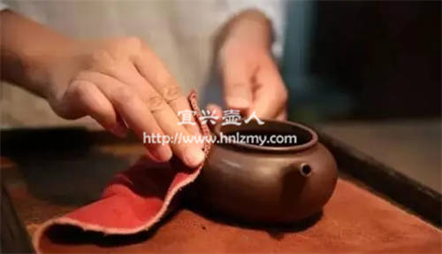 紫砂壺外面的茶漬怎么清洗